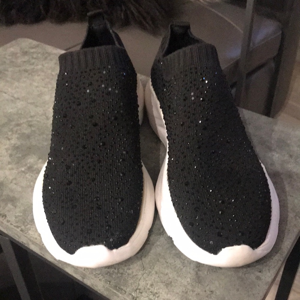 Patricia Blk sparkling with white sole worn twice 6.5